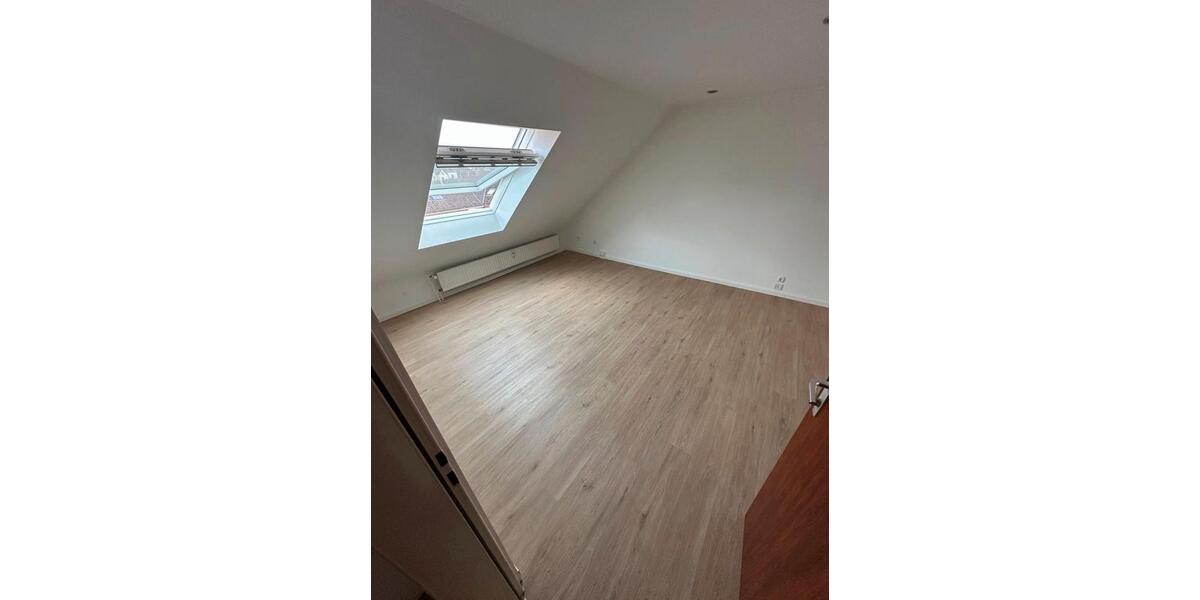 Dachgeschoßwohnung Seelze - 3 Zimmer, 75 m&sup2;, 800&euro; | Angebot:25088803