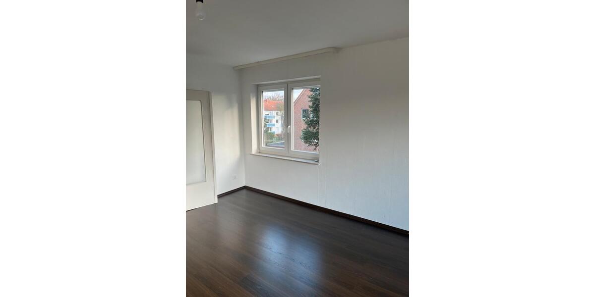 Etagenwohnung Lehrte - 3 Zimmer, 82 m&sup2;, 1.000&euro; | Angebot:25640691