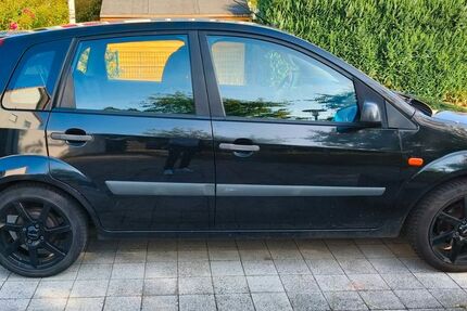 Ford Fiesta 97.000 km 2.800 &euro; Hannover 30419