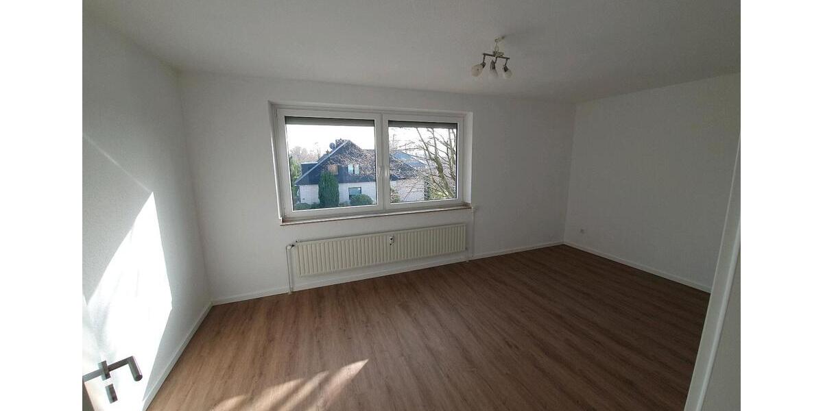 Etagenwohnung Sarstedt - 3 Zimmer, 92 m&sup2;, 920&euro; | Angebot:25759103