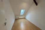 Dachgeschoßwohnung Laatzen - 3 Zimmer, 83 m&sup2;, 730&euro; | Angebot:25972253