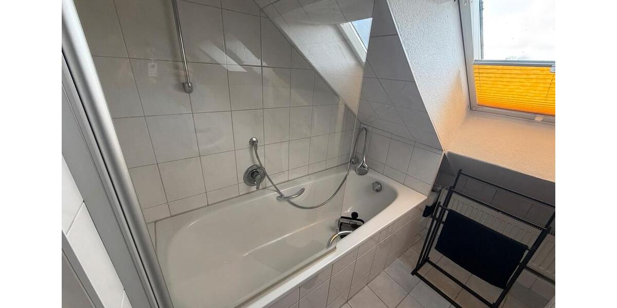 Dachgeschoßwohnung Burgwedel - 3 Zimmer, 85 m&sup2;, 1.200&euro; | Angebot:25805413