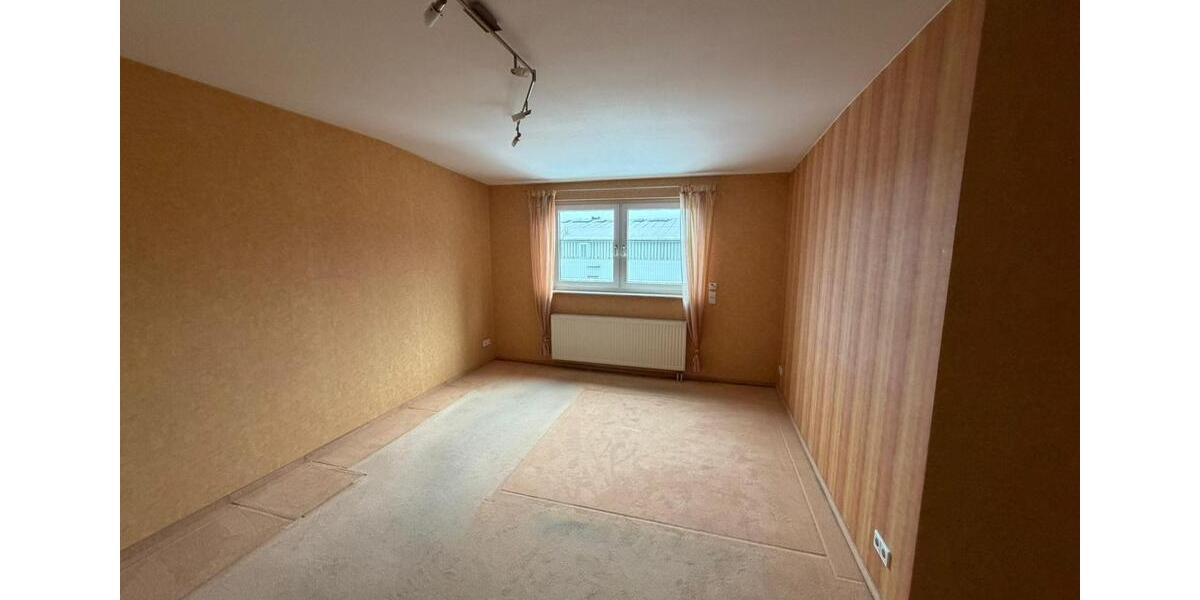 Etagenwohnung Garbsen Berenbostel - 7 Zimmer, 230 m&sup2;, 2.300&euro; | Angebot:25782516
