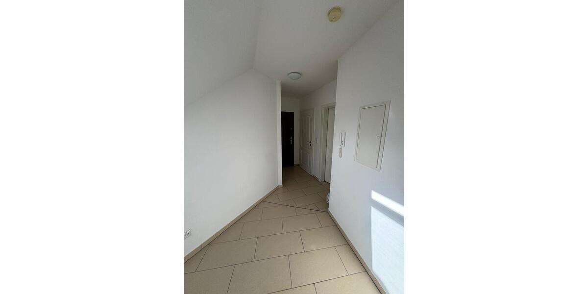 Dachgeschoßwohnung Lehrte - 2 Zimmer, 60 m&sup2;, 600&euro; | Angebot:25232076