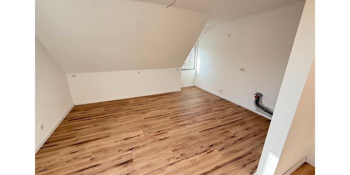 Dachgeschoßwohnung Stadthagen - 4 Zimmer, 86 m&sup2;, 900&euro; | Angebot:25715044