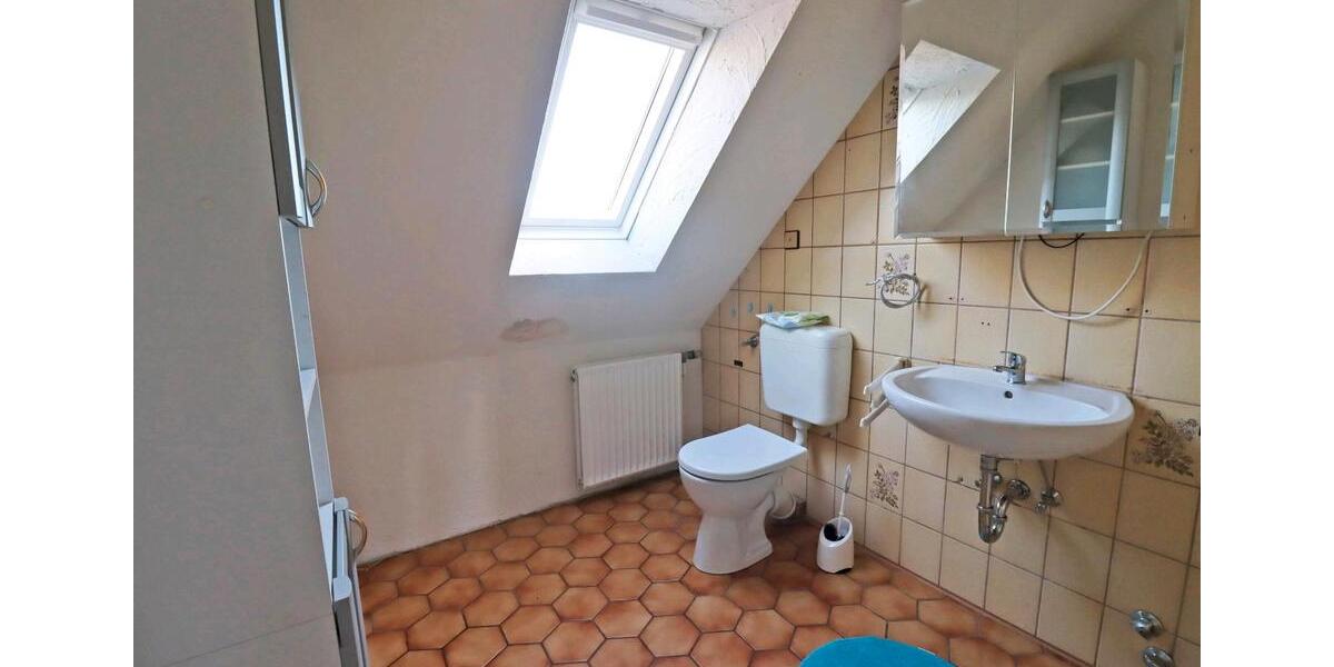 Einfamilienhaus Wunstorf - 6 Zimmer, 250 m&sup2;, 360.000&euro; | Angebot:24977586