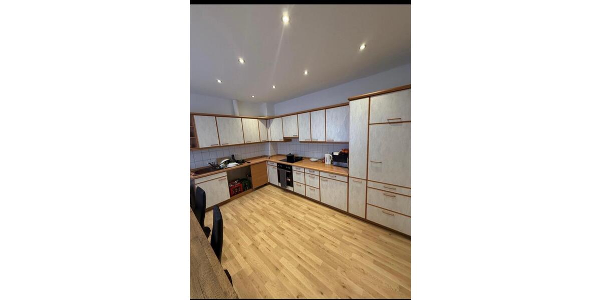 Etagenwohnung Hannover Herrenhausen-Stöcken - 3 Zimmer, 100 m&sup2;, 1.200&euro; | Angebot:25830114