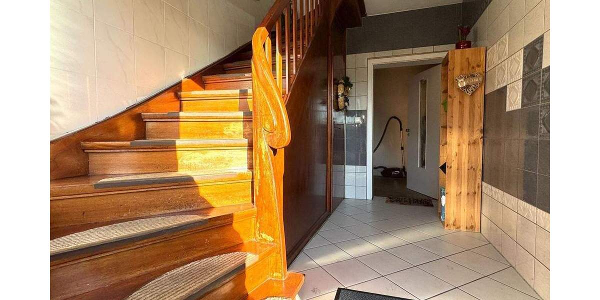 Mehrfamilienhaus, Wohnhaus Wunstorf - 9 Zimmer, 228 m&sup2;, 430.000&euro; | Angebot:25746331