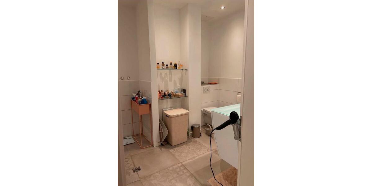 Etagenwohnung Hannover - 2 Zimmer, 65 m&sup2;, 680&euro; | Angebot:25360325