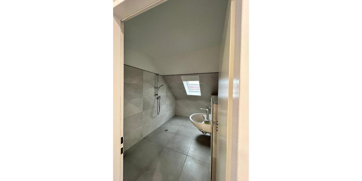 Einfamilienhaus Ronnenberg - 6 Zimmer, 200 m&sup2;, 2.600&euro; | Angebot:26653263