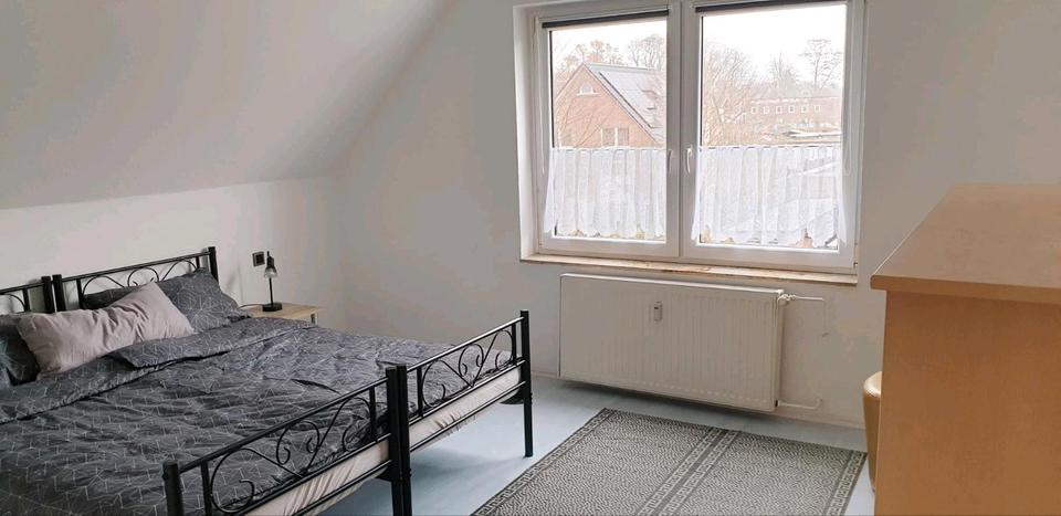 Dachgeschoßwohnung Neustadt am Rübenberge - 3.5 Zimmer, 120 m&sup2;, 1.100&euro; | Angebot:25613357