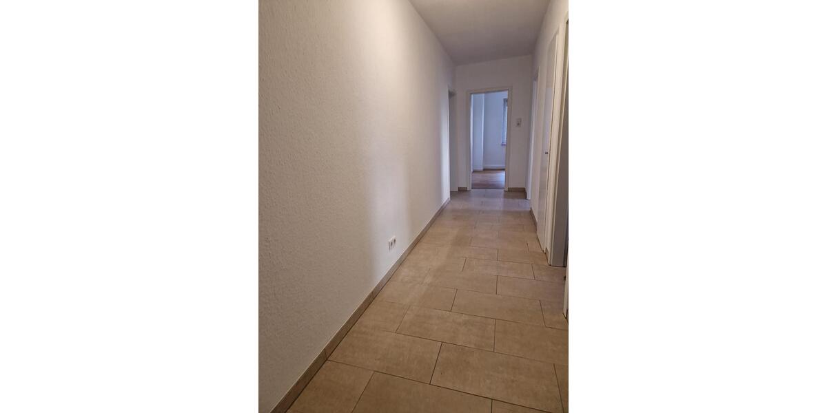 Hochparterre Langenhagen Brink - 3 Zimmer, 73 m&sup2;, 1.100&euro; | Angebot:25719871