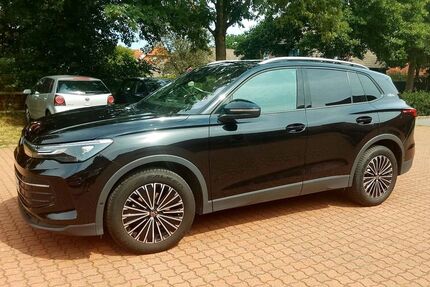VW Tiguan 17.500 km 32.900 &euro; Garbsen 30823