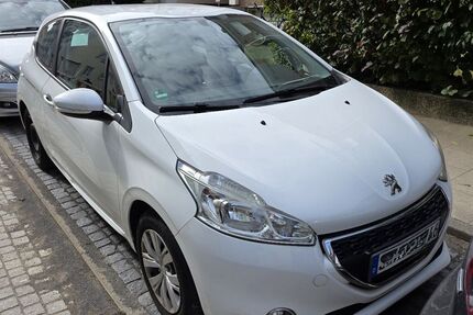 Peugeot 208 160.000 km 2.999 &euro; HANNOVER 30171