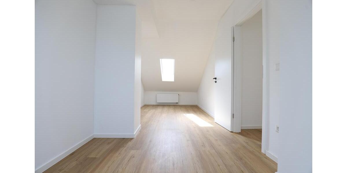 Dachgeschoßwohnung Hannover Bothfeld-Vahrenheide - 4 Zimmer, 84 m&sup2;, 209.000&euro; | Angebot:27122032