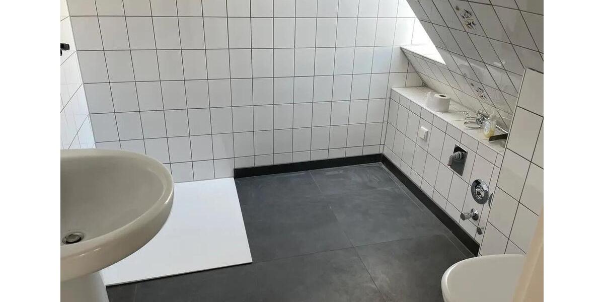 Dachgeschoßwohnung Burgdorf - 2 Zimmer, 100 m&sup2;, 750&euro; | Angebot:26477620