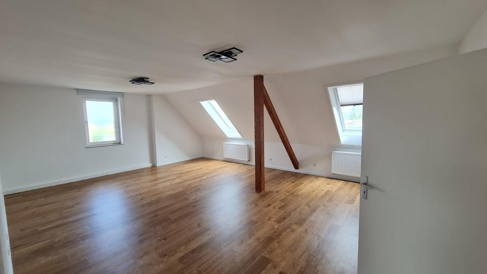 Dachgeschoßwohnung Laatzen - 2 Zimmer, 112 m&sup2;, 900&euro; | Angebot:25813815
