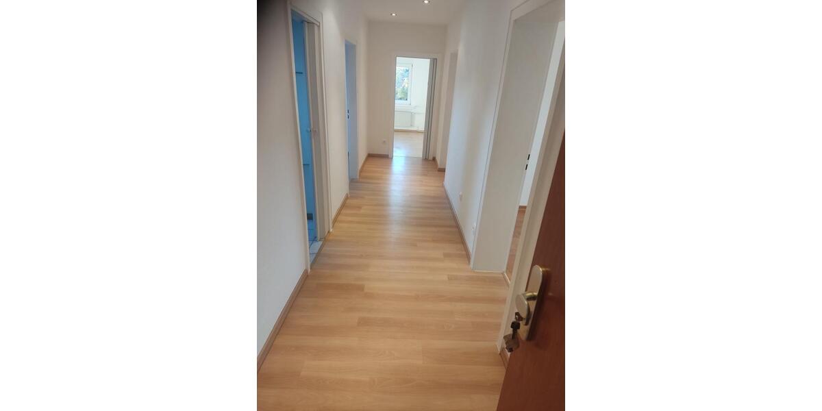 Dachgeschoßwohnung Seelze - 3 Zimmer, 72 m&sup2;, 826&euro; | Angebot:25925812