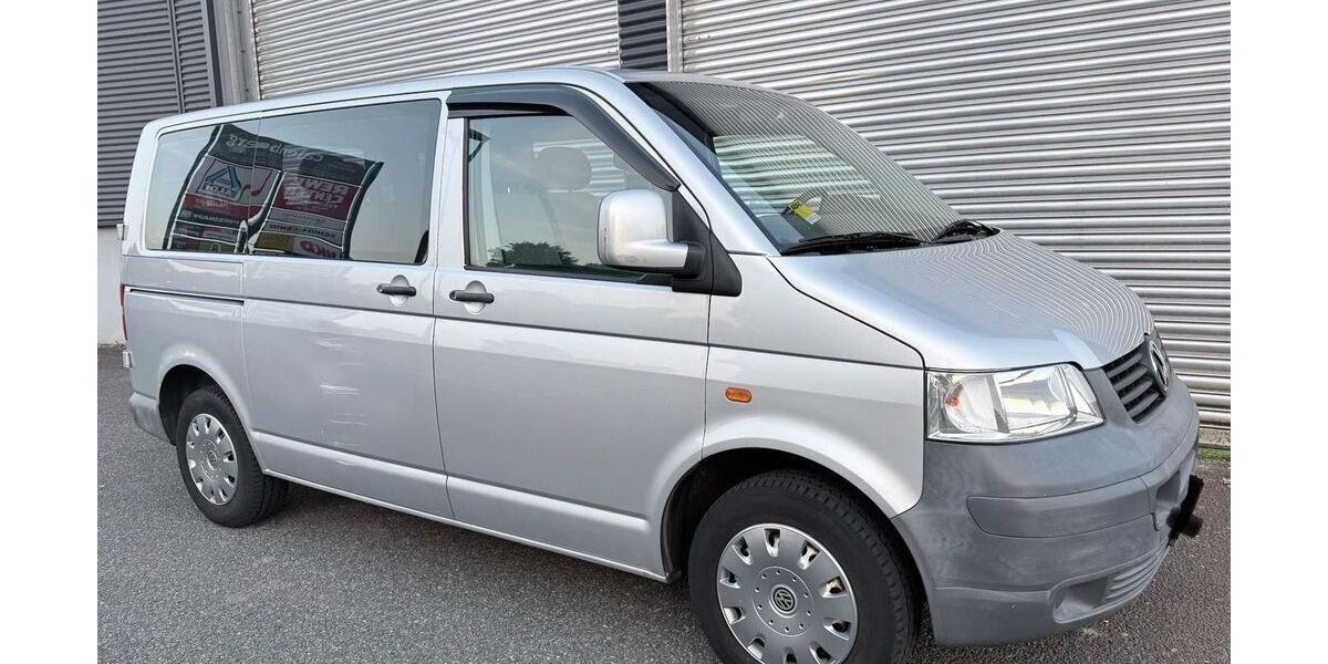 VW T5 Transporter 145.000 km 8.499 &euro; Pattensen 30982