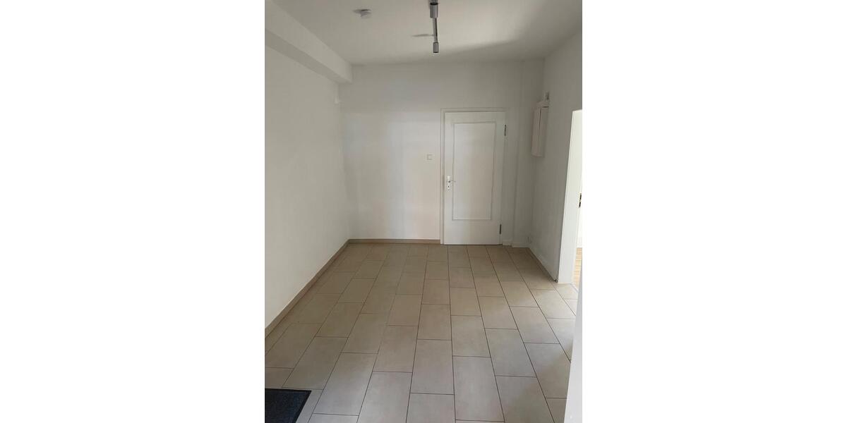 Erdgeschoßwohnung Hannover Herrenhausen-Stöcken - 3 Zimmer, 100 m&sup2;, 1.200&euro; | Angebot:26421306