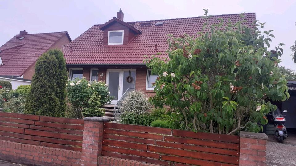 Einfamilienhaus Laatzen - 7 Zimmer, 200 m&sup2;, 650.000&euro; | Angebot:27170116