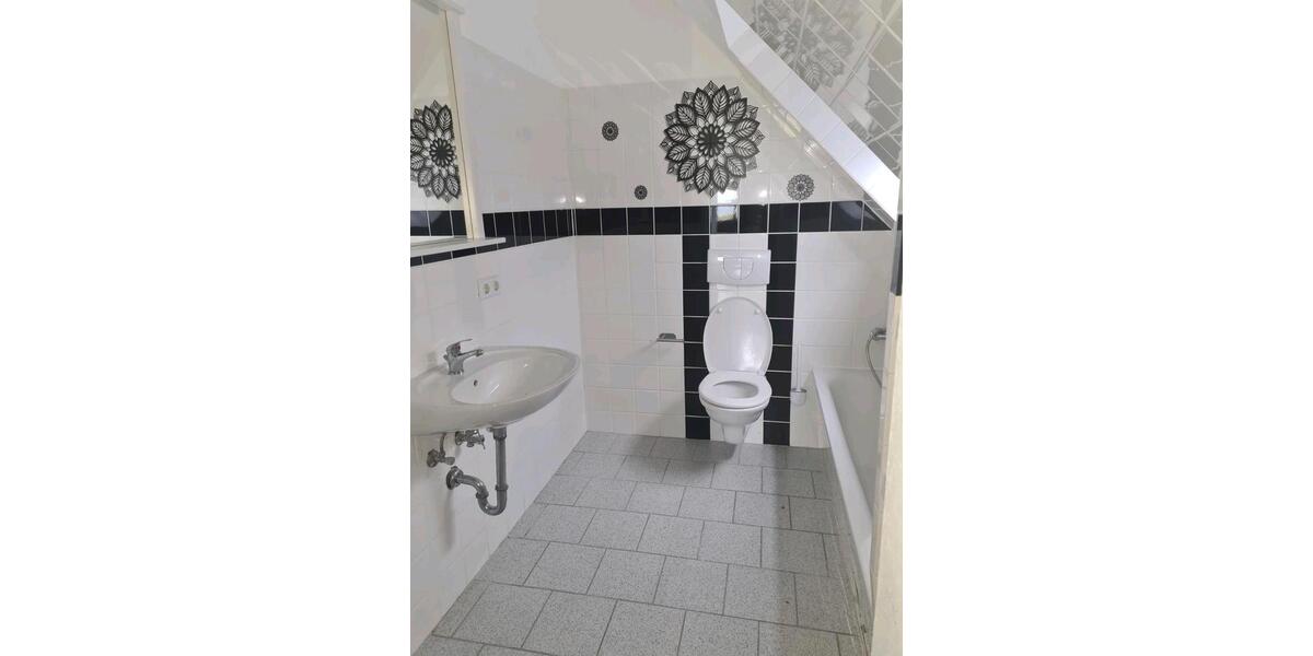 Etagenwohnung Seelze - 3 Zimmer, 107 m&sup2;, 850&euro; | Angebot:26368154