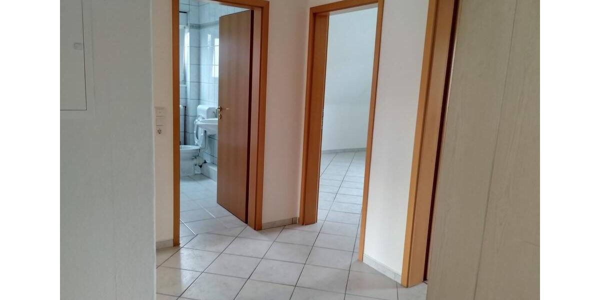 Dachgeschoßwohnung Garbsen - 3 Zimmer, 75 m&sup2;, 695&euro; | Angebot:26459691