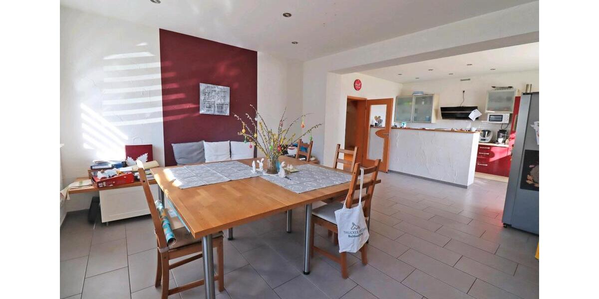 Einfamilienhaus Wunstorf - 6 Zimmer, 250 m&sup2;, 360.000&euro; | Angebot:24977586