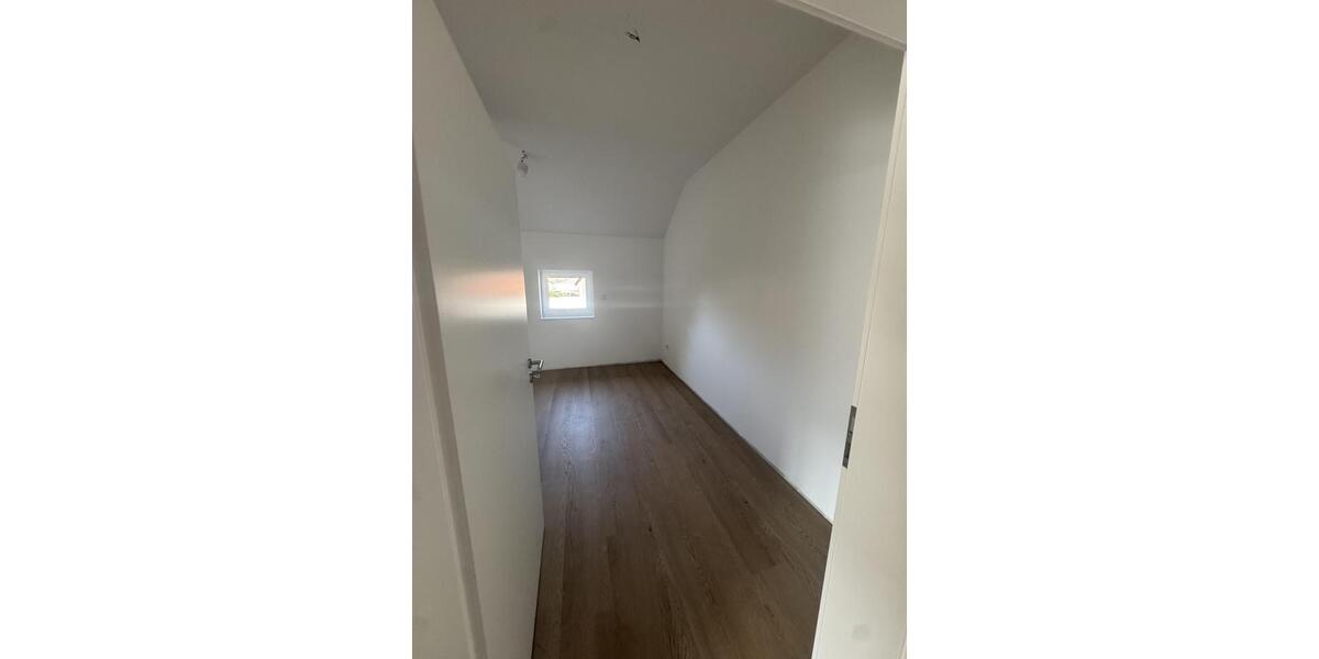 Etagenwohnung Neustadt am Rübenberge - 3.5 Zimmer, 150 m&sup2;, 1.400&euro; | Angebot:25852981