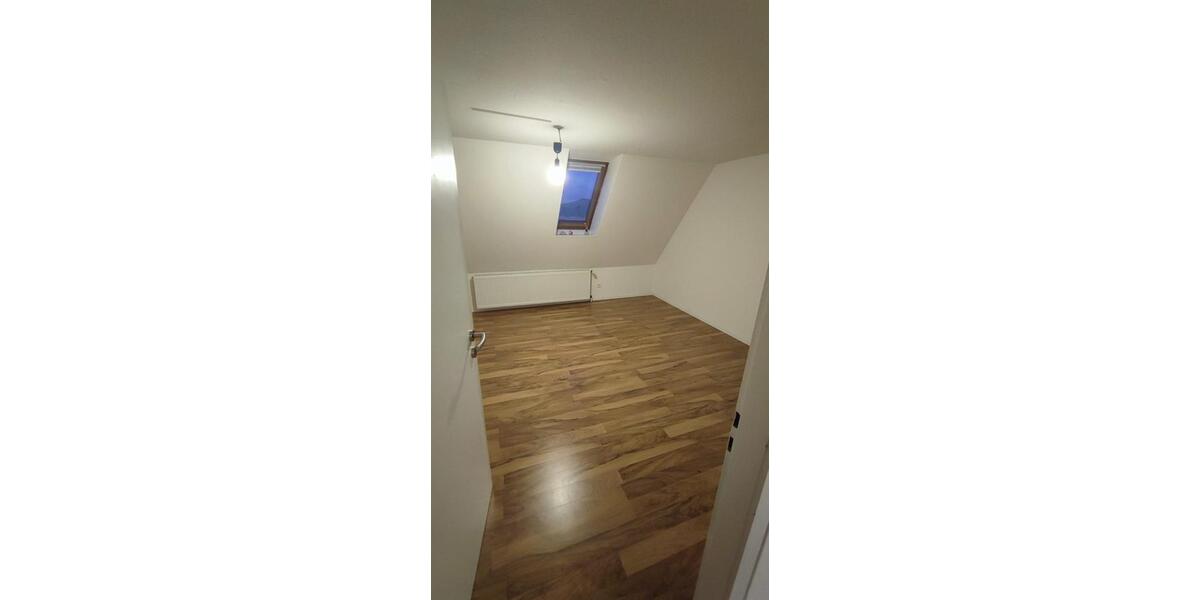 Maisonettenwohnung Gehrden - 6 Zimmer, 166 m&sup2;, 1.250&euro; | Angebot:25890678