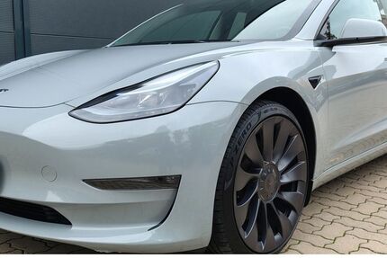 Tesla Model 3 63.500 km 31.900 &euro; Hannover 30165