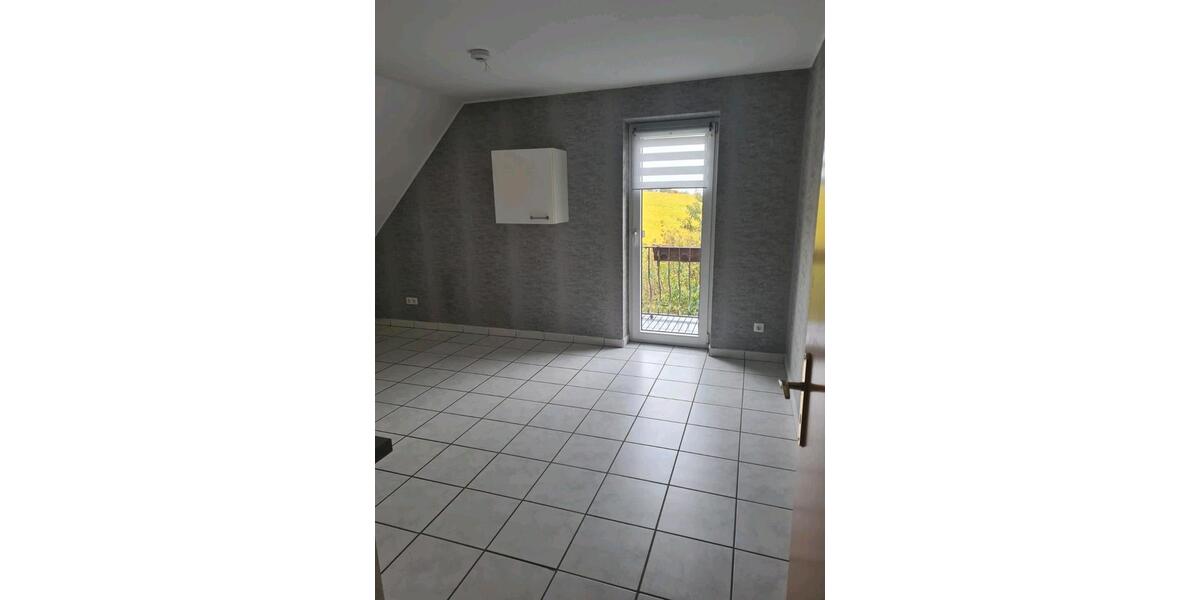 Etagenwohnung Seelze - 3 Zimmer, 107 m&sup2;, 850&euro; | Angebot:26368154