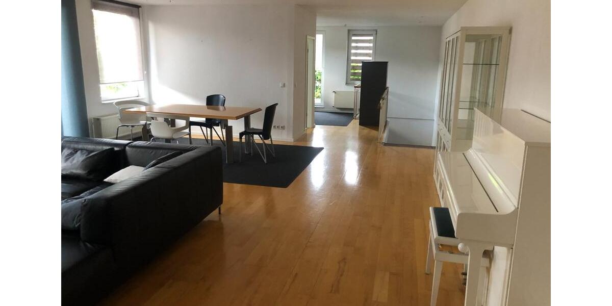 Einfamilienhaus Langenhagen - 8 Zimmer, 315 m&sup2;, 2.890&euro; | Angebot:24646854
