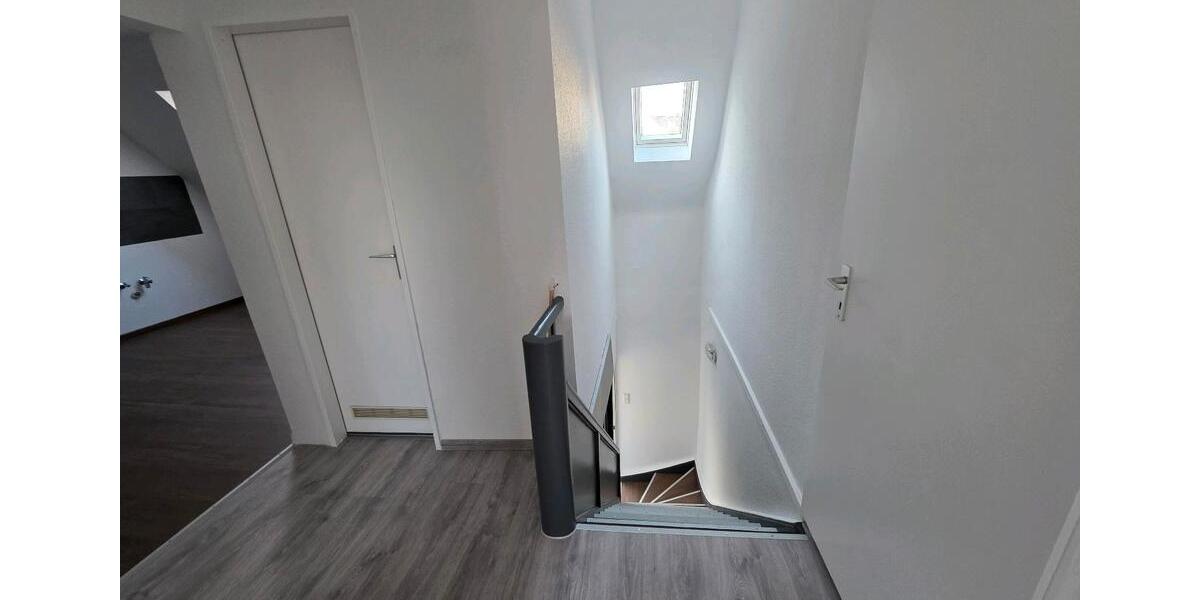 Dachgeschoßwohnung Garbsen - 3 Zimmer, 50 m&sup2;, 500&euro; | Angebot:25394105