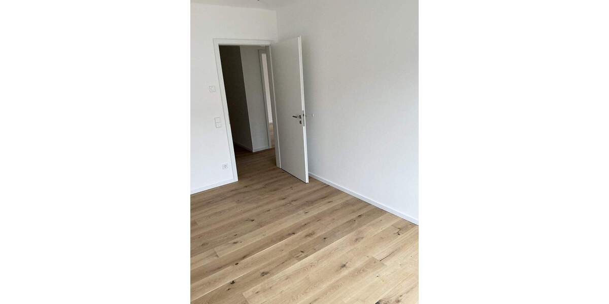 Etagenwohnung Hannover Döhren - 5 Zimmer, 140 m&sup2;, 1.990&euro; | Angebot:25677108