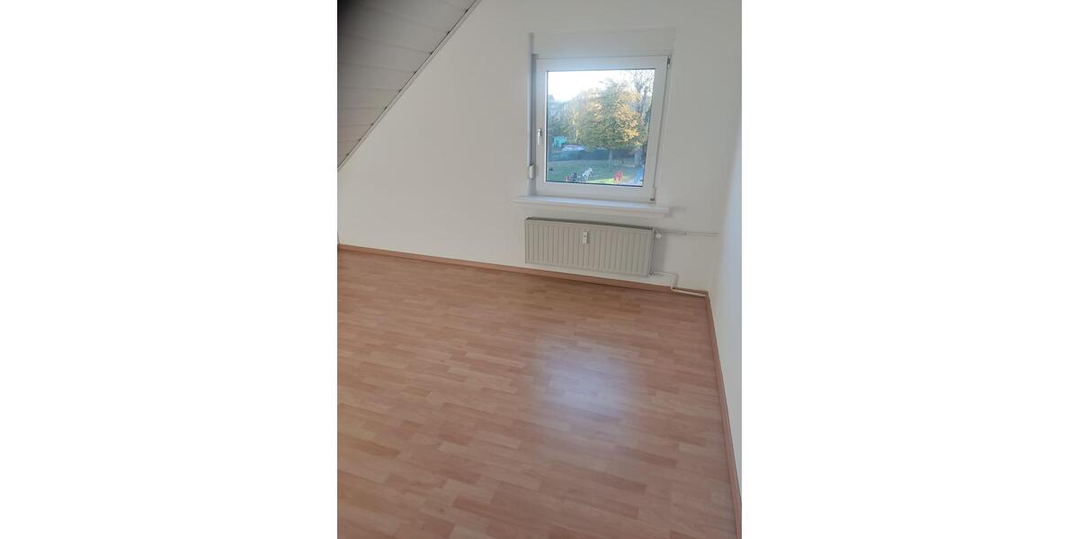 Dachgeschoßwohnung Seelze - 3 Zimmer, 72 m&sup2;, 826&euro; | Angebot:25925812