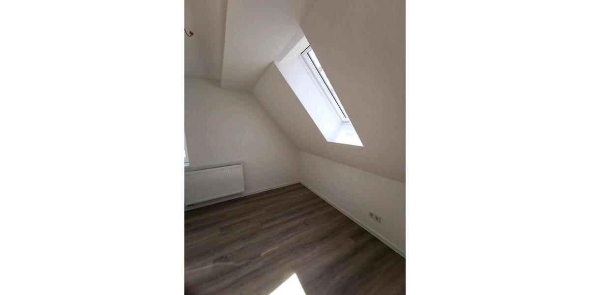 Dachgeschoßwohnung Gehrden - 4 Zimmer, 109 m&sup2;, 900&euro; | Angebot:25944703
