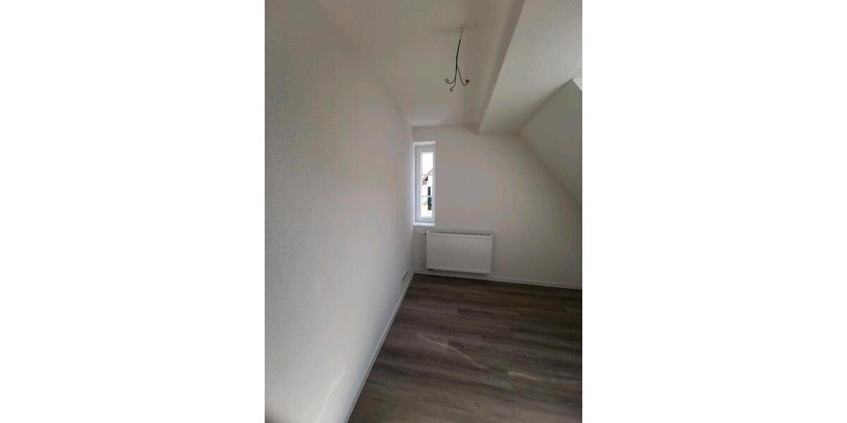 Dachgeschoßwohnung Gehrden - 4 Zimmer, 109 m&sup2;, 900&euro; | Angebot:25944703