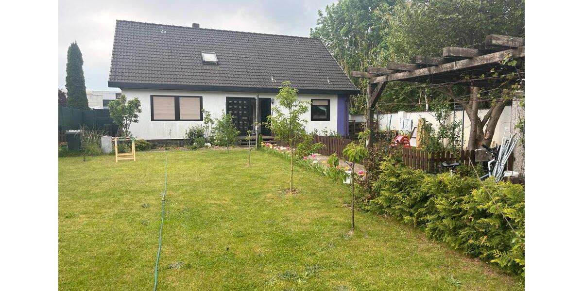 Erdgeschoßwohnung Burgdorf - 4 Zimmer, 105 m&sup2;, 1.300&euro; | Angebot:25988546