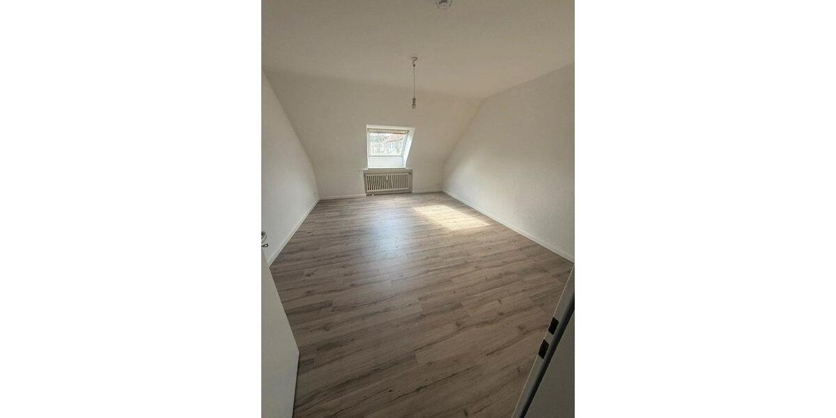 Dachgeschoßwohnung Burgdorf - 4 Zimmer, 83 m&sup2;, 745&euro; | Angebot:25994079