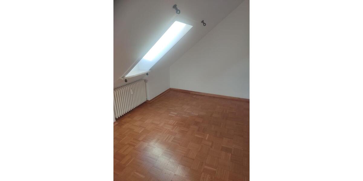 Dachgeschoßwohnung Seelze - 3 Zimmer, 72 m&sup2;, 826&euro; | Angebot:25925812