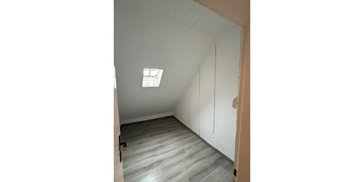 Dachgeschoßwohnung Springe - 2.5 Zimmer, 83 m&sup2;, 750&euro; | Angebot:25806695