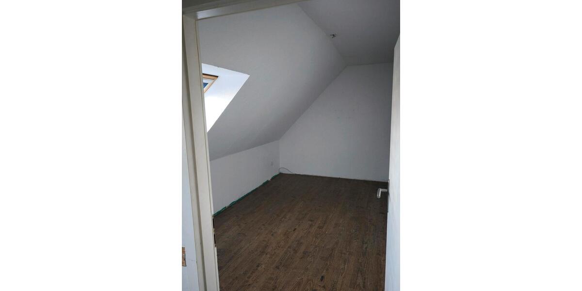 Dachgeschoßwohnung Neustadt am Rübenberge - 5 Zimmer, 115 m&sup2;, 975&euro; | Angebot:25351148