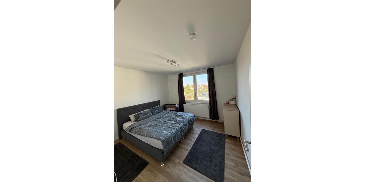 Etagenwohnung Hannover Herrenhausen-Stöcken - 3 Zimmer, 95 m&sup2;, 1.000&euro; | Angebot:25890647