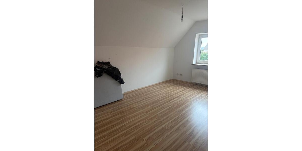 Etagenwohnung Wunstorf - 4.5 Zimmer, 127 m&sup2;, 920&euro; | Angebot:25626901
