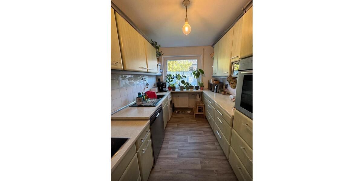 Hochparterre Hannover Döhren-Wülfel - 5 Zimmer, 135 m&sup2;, 1.200&euro; | Angebot:26402899