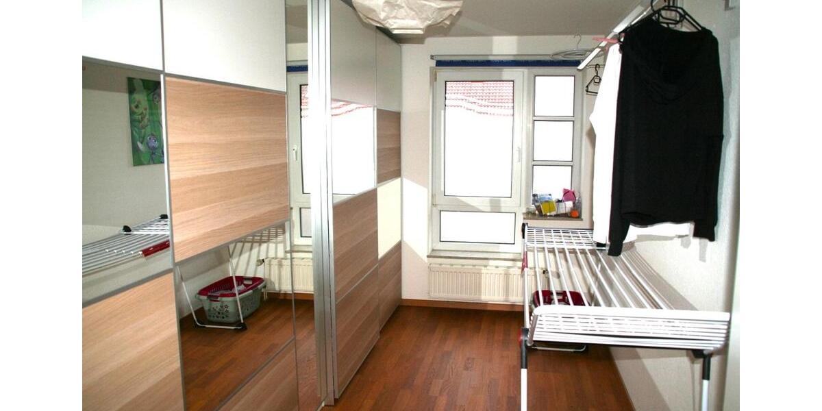 Reihenhaus Laatzen - 6 Zimmer, 150 m&sup2;, 1.550&euro; | Angebot:25612681