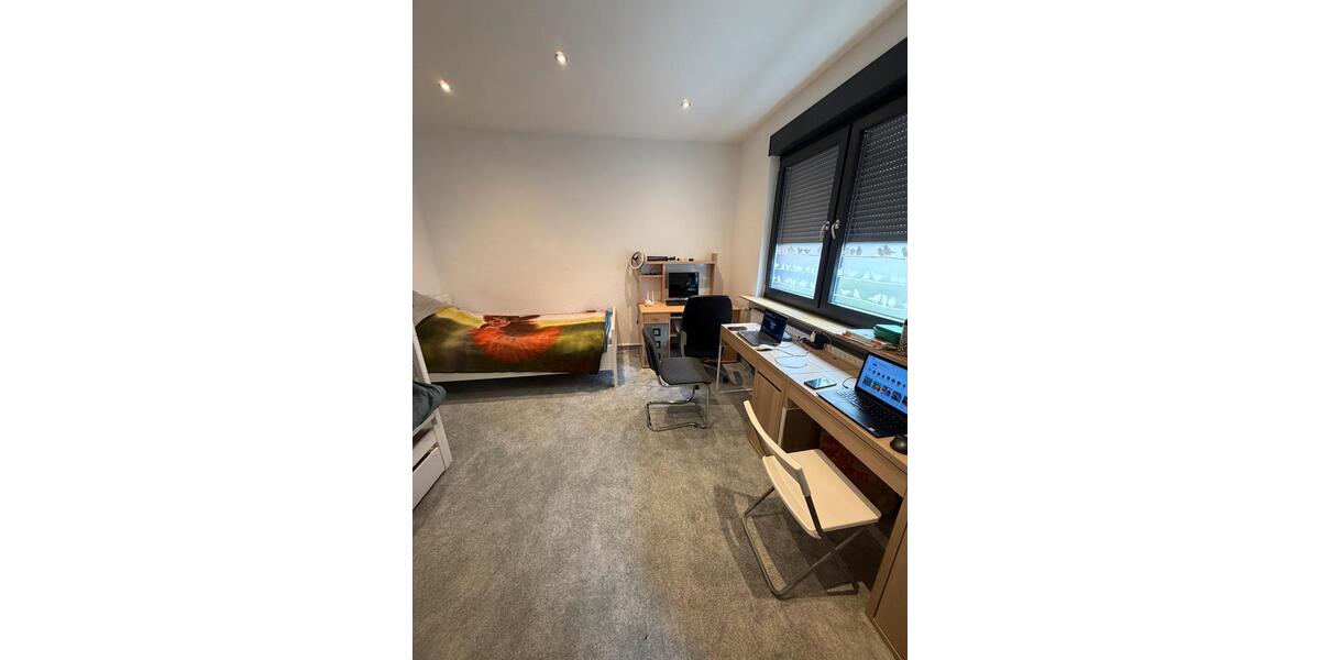 Etagenwohnung Hannover Herrenhausen-Stöcken - 3 Zimmer, 100 m&sup2;, 1.200&euro; | Angebot:25830114