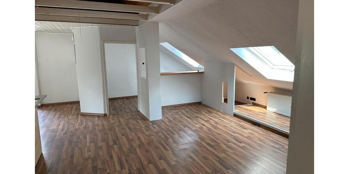 Dachgeschoßwohnung Wedemark - 2.5 Zimmer, 67 m&sup2;, 580&euro; | Angebot:25922657