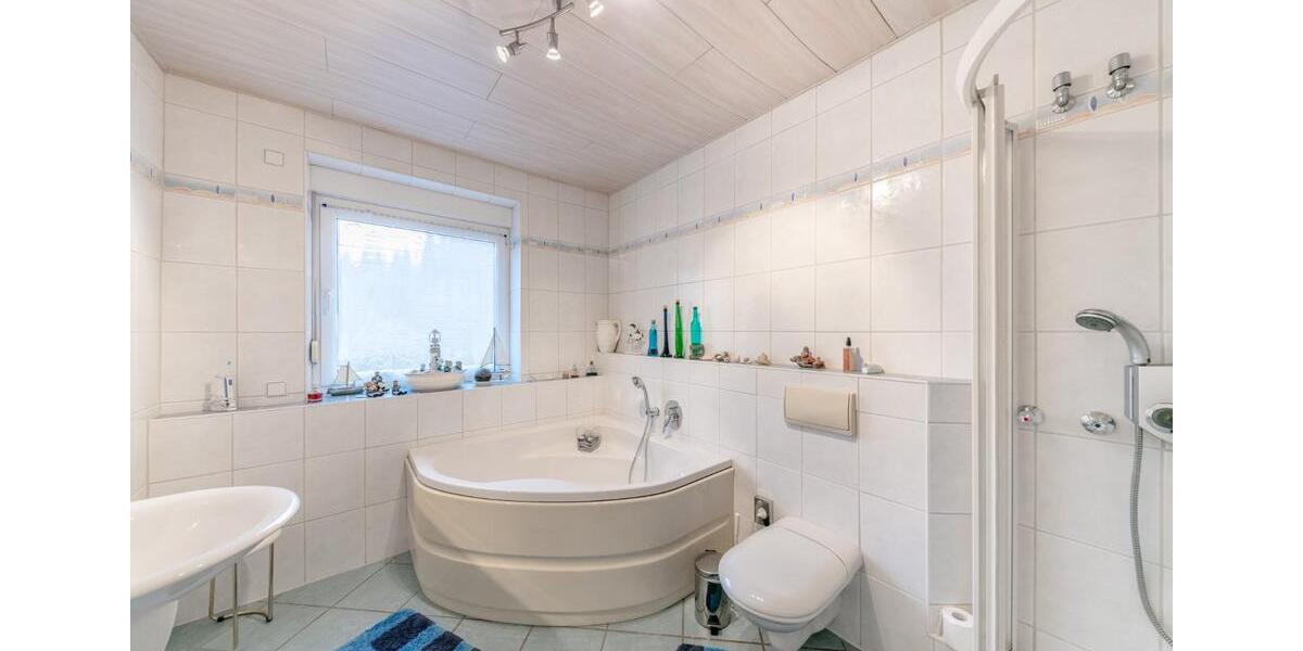 Einfamilienhaus Bad Münder am Deister - 9 Zimmer, 240 m&sup2;, 450.000&euro; | Angebot:21173892